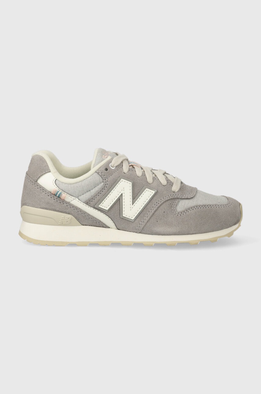 

Маратонки New Balance в сиво, Сив