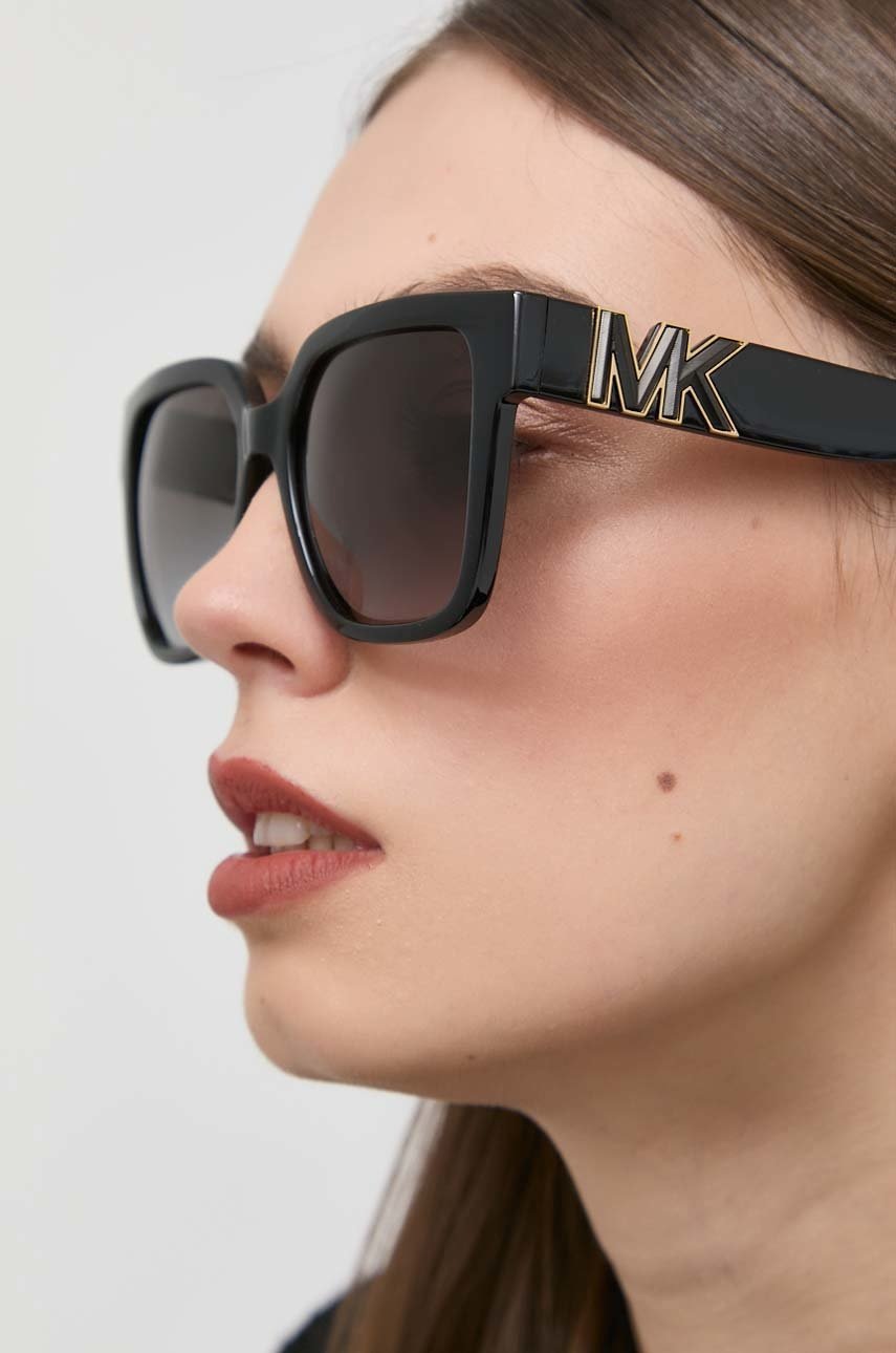 Сонцезахисні окуляри Michael Kors жіночі колір чорний 