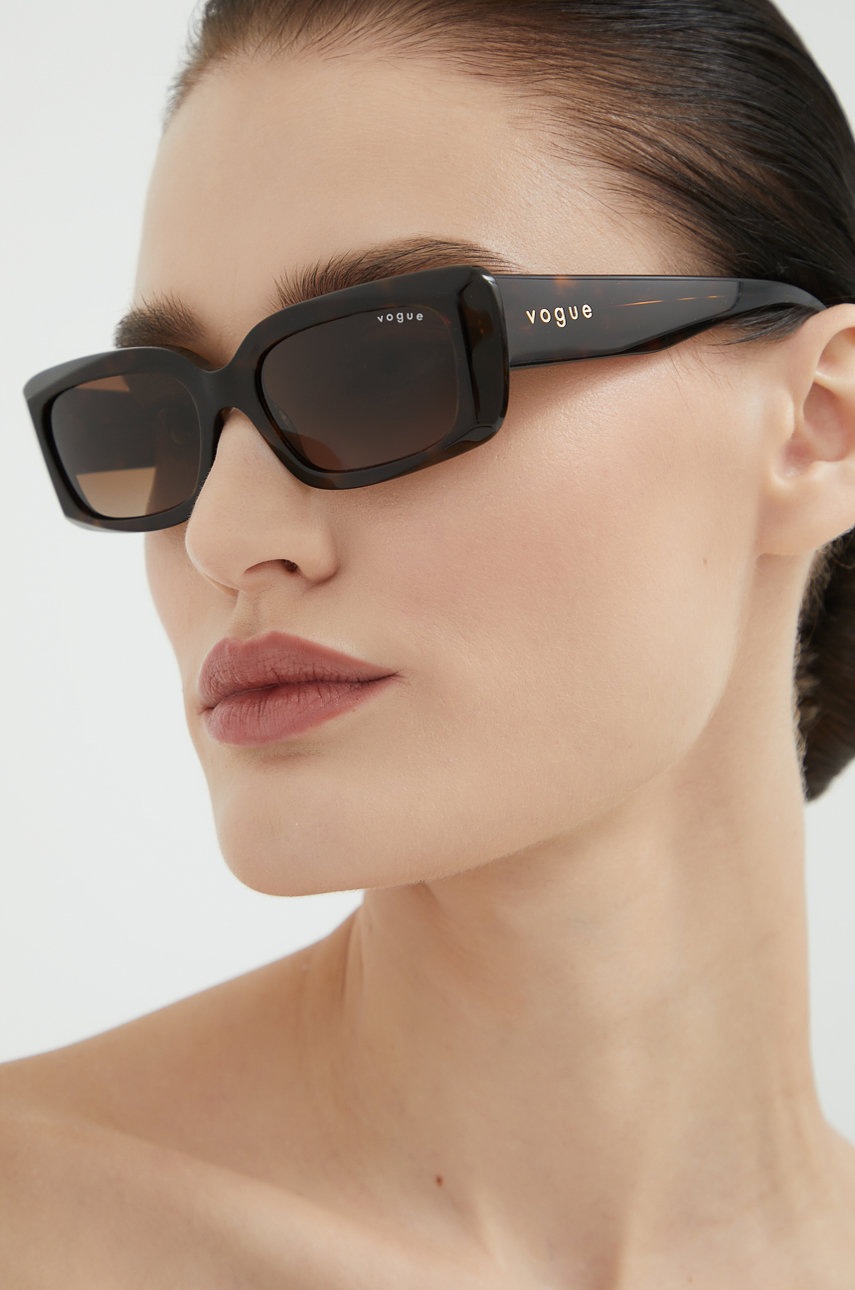 

Сонцезахисні окуляри Vogue Eyewear жіночі колір коричневий