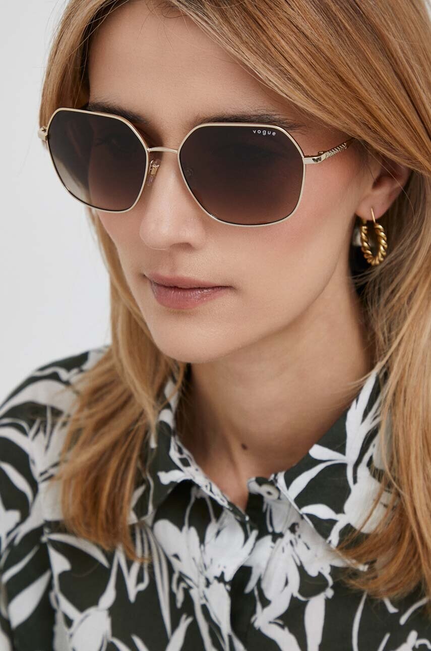Levně Sluneční brýle VOGUE dámské, zlatá barva