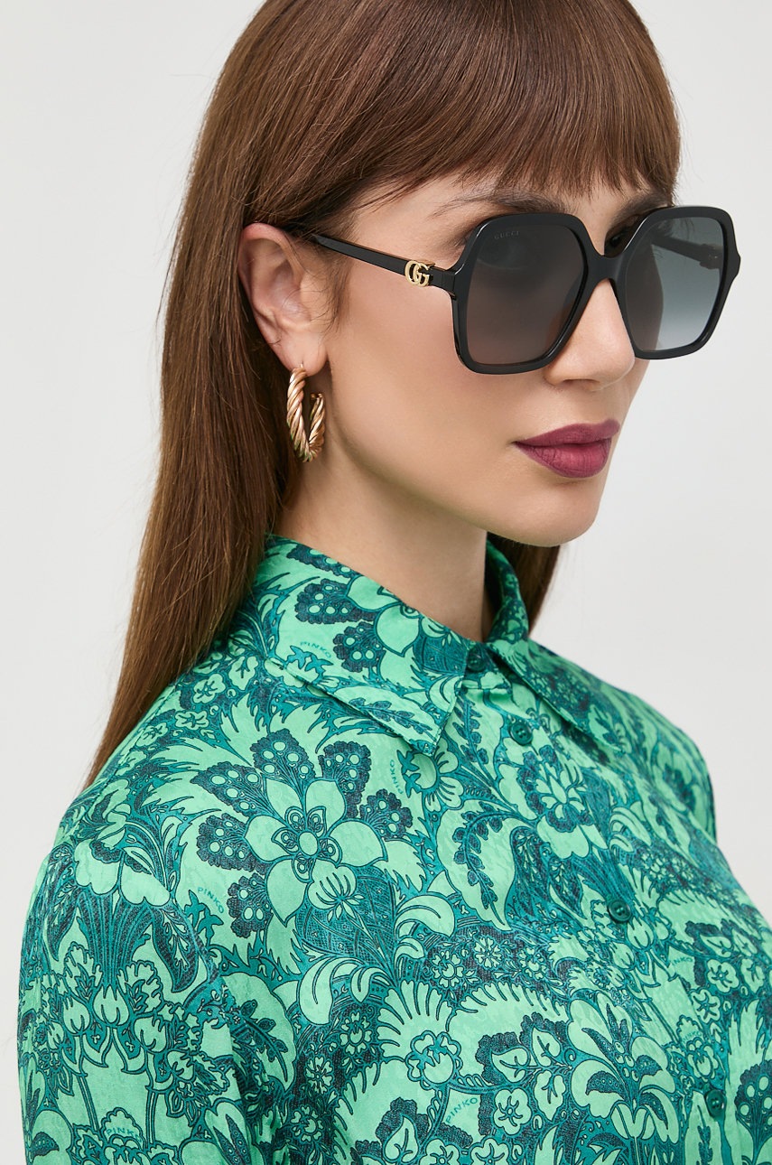 

Слънчеви очила Gucci в черно, Черен