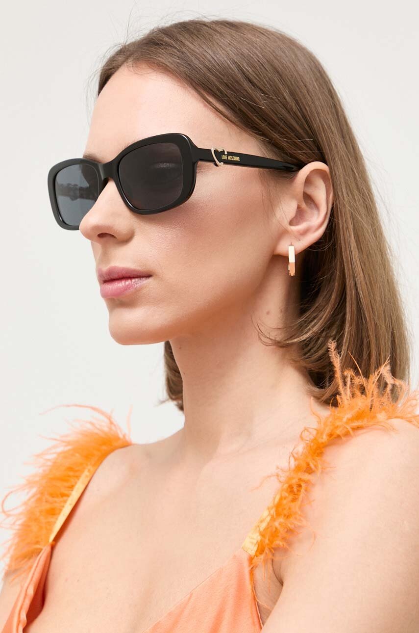

Солнцезащитные очки Love Moschino женские цвет чёрный