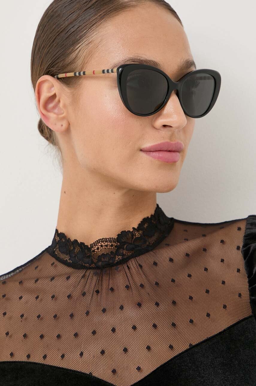 Levně Sluneční brýle Burberry dámské, černá barva, 0BE4407
