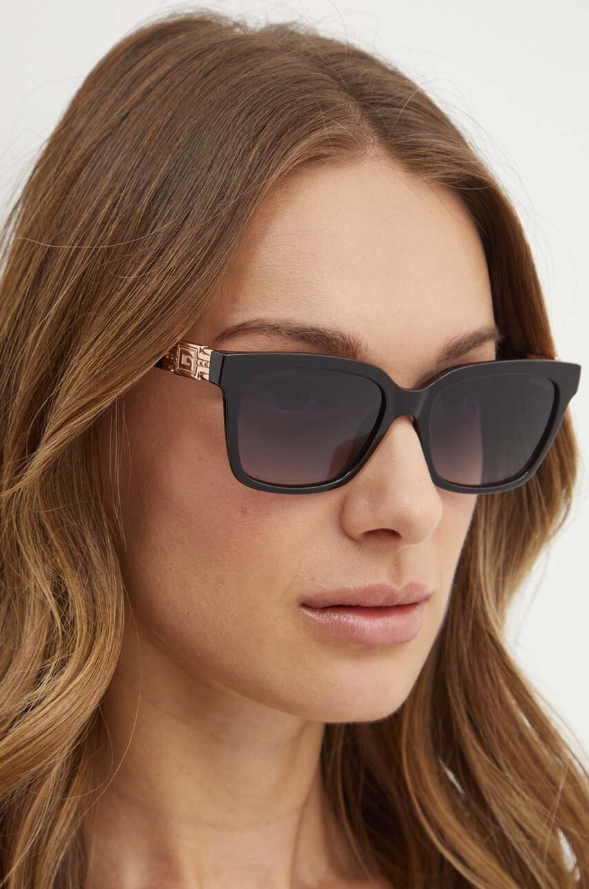 

Слънчеви очила Guess в черно GU7869_5301B, Черен