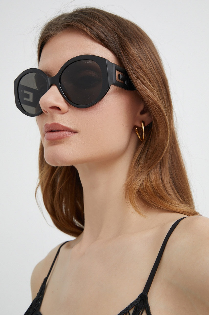 

Слънчеви очила Guess в черно GU7917_5601A, Черен