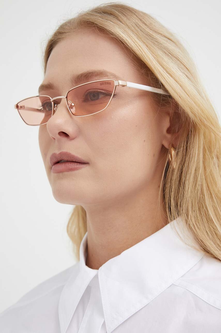 

Слънчеви очила Guess в розово GU8285_5732E, Розов