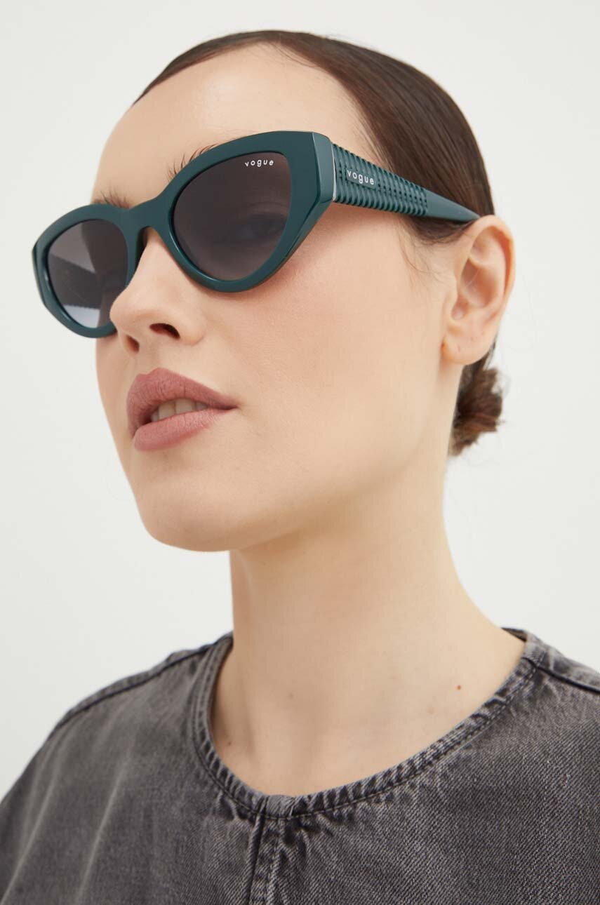 VOGUE ochelari de soare femei, culoarea verde, 0VO5566S