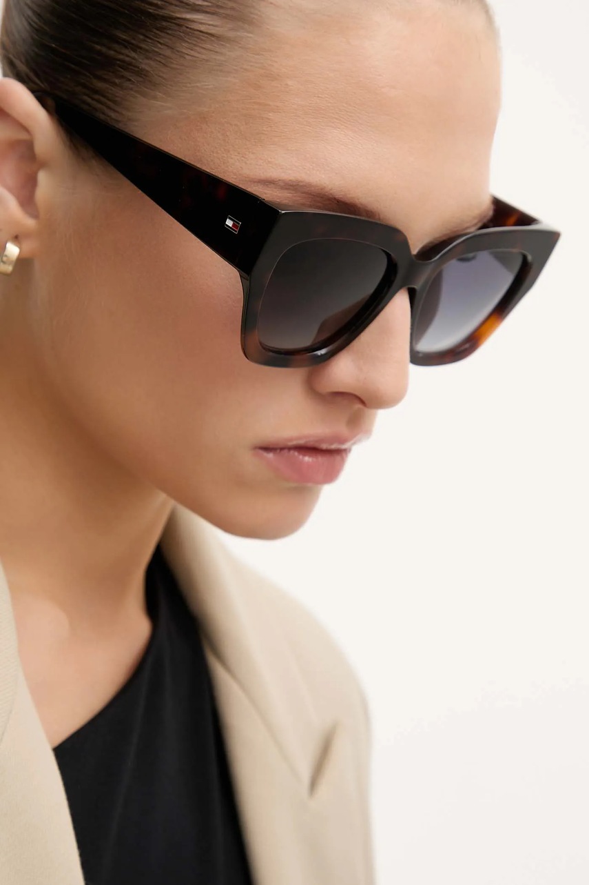 Сонцезахисні окуляри Tommy Hilfiger жіночі колір чорний TH 2223/S 