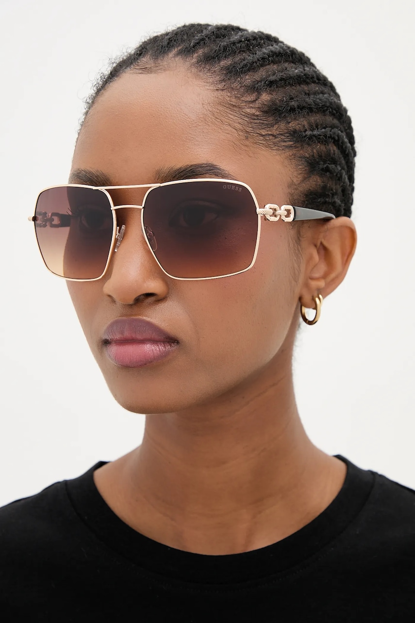 

Слънчеви очила Guess в златисто GU00159_6333F, Злато