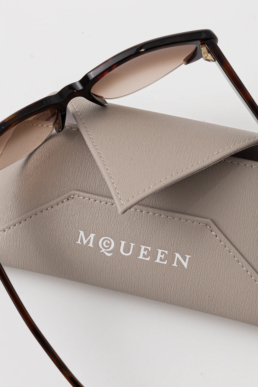 Γυαλιά ηλίου Alexander McQueen χρώμα: καφέ, AM0533S φωτογραφία