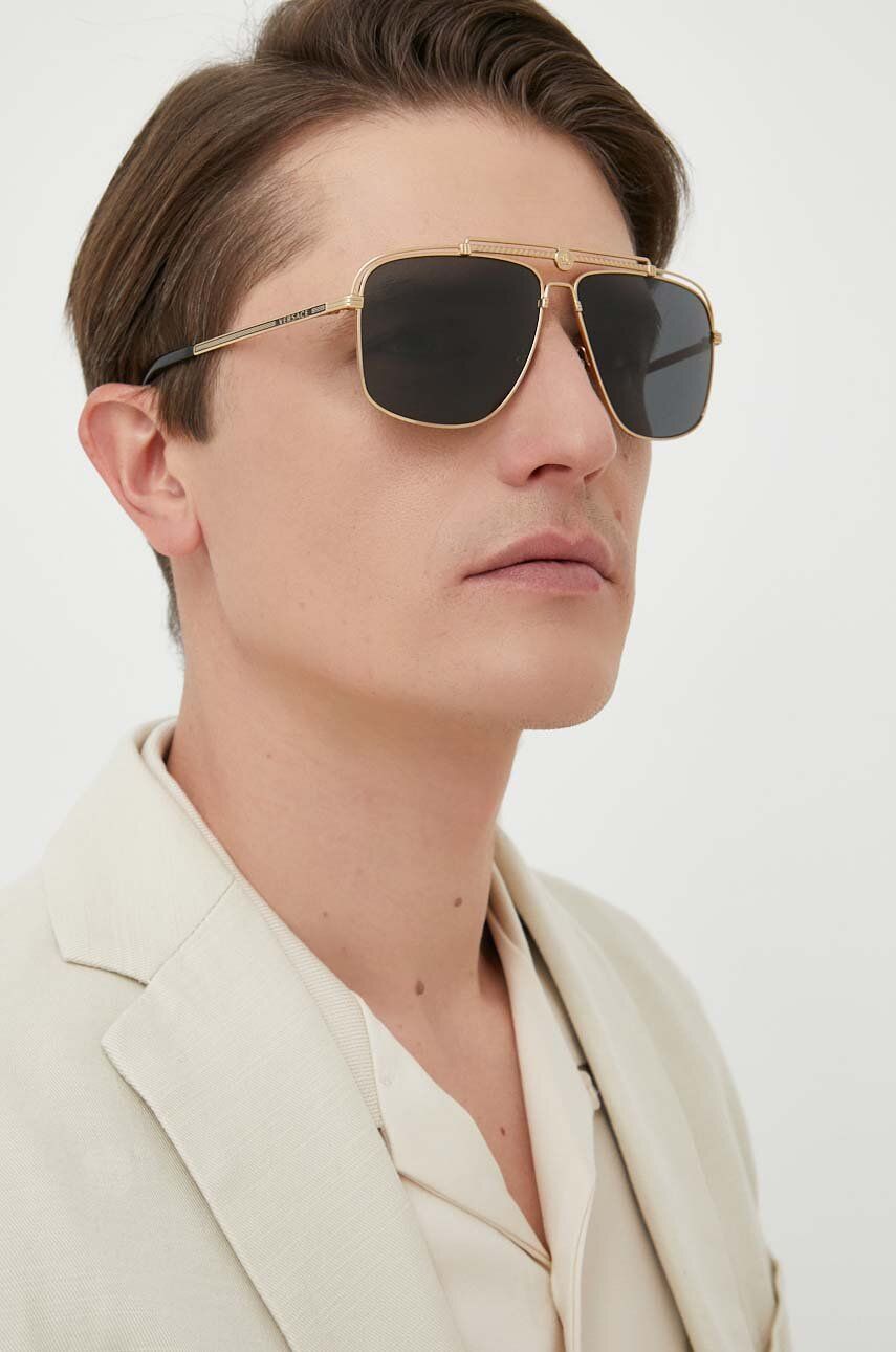 Versace ochelari de soare barbati, culoarea auriu Accesorii imagine 2022