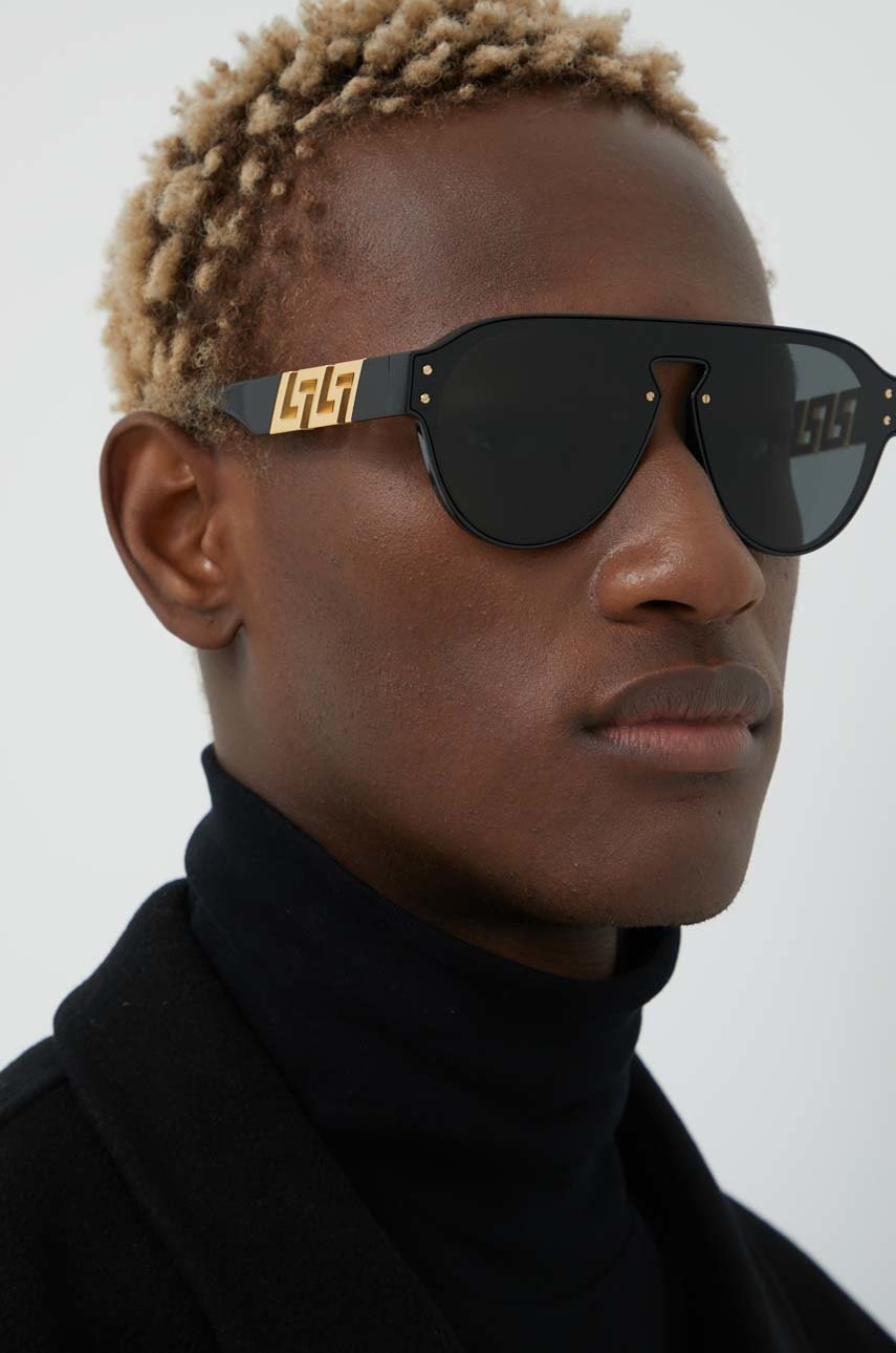 

Солнцезащитные очки Versace мужские цвет чёрный