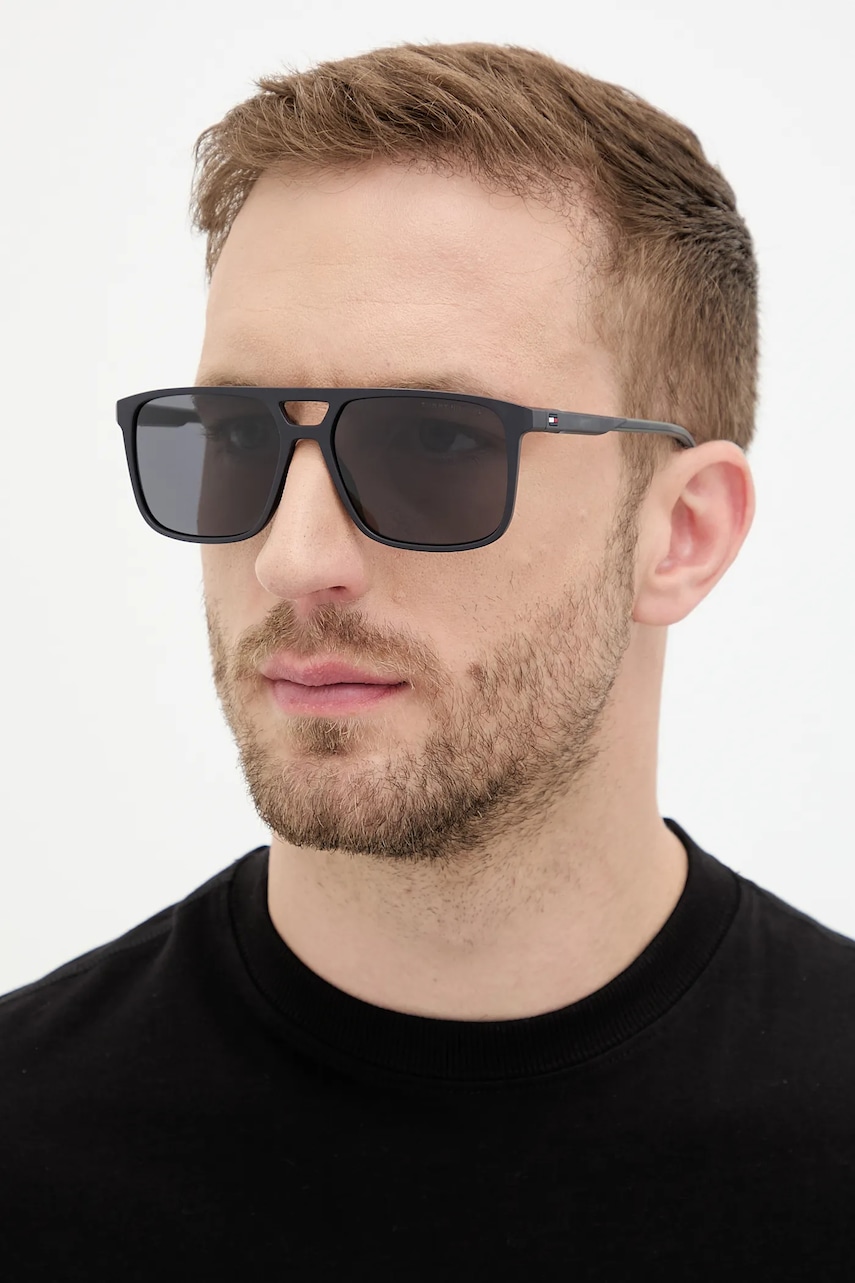 Levně Sluneční brýle Tommy Hilfiger pánské, tmavomodrá barva, TH 2280/S