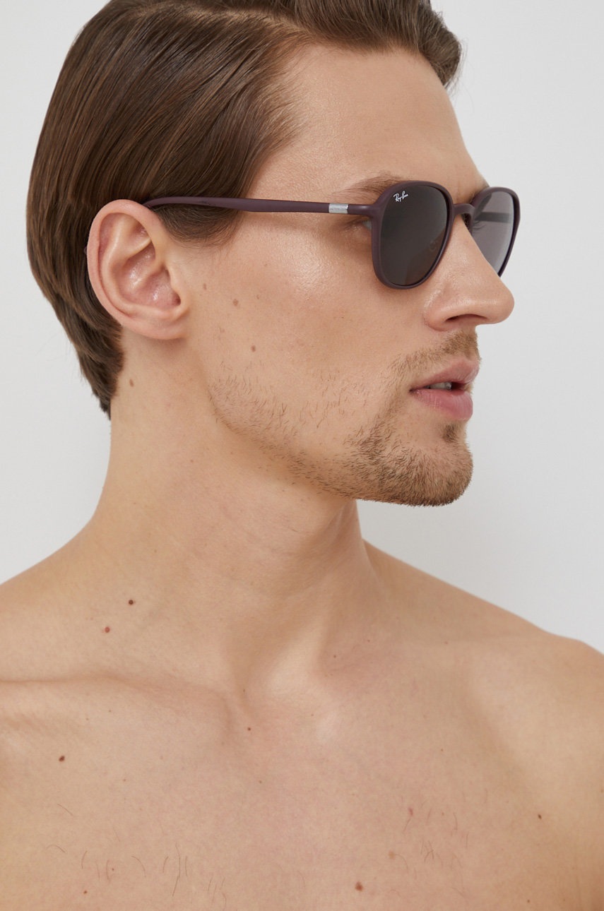 

Слънчеви очила Ray-Ban в кафяво, Кафяв