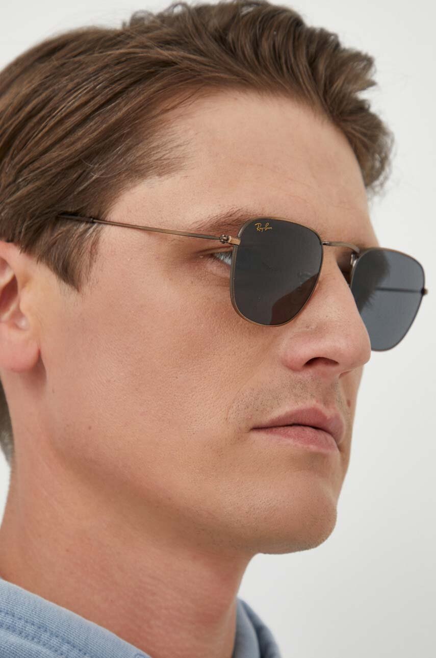 

Солнцезащитные очки Ray-Ban цвет серый