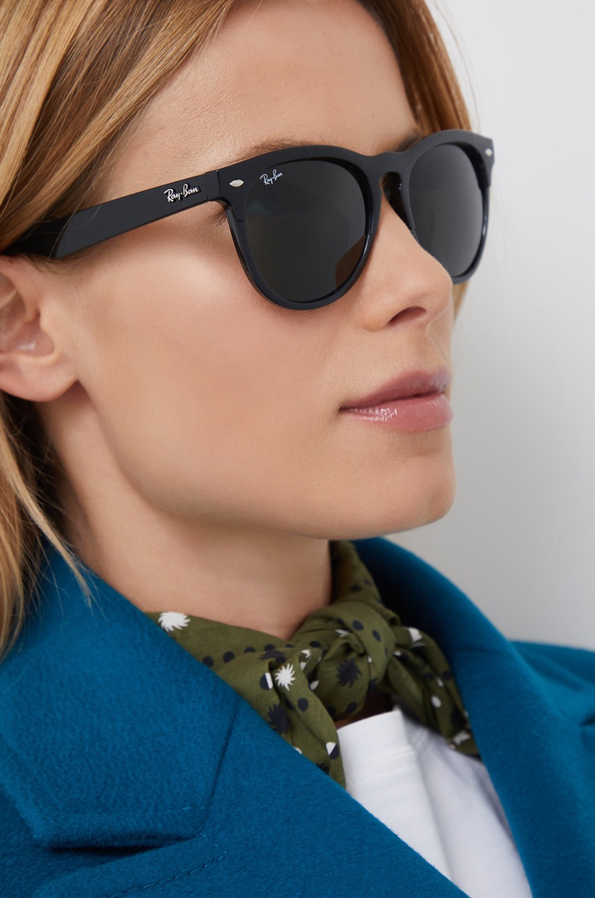 

Солнцезащитные очки Ray-Ban цвет чёрный