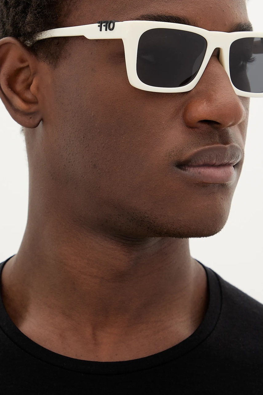 Γυαλιά Off-White φωτογραφία