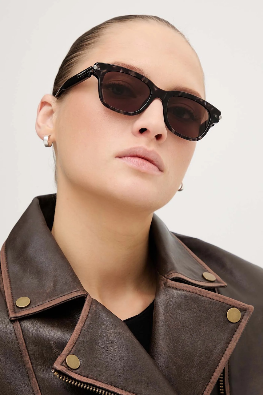 Солнцезащитные очки Alexander McQueen цвет оранжевый AM0497S Солнцезащитные очки Alexander McQueen цвет оранжевый AM0497S