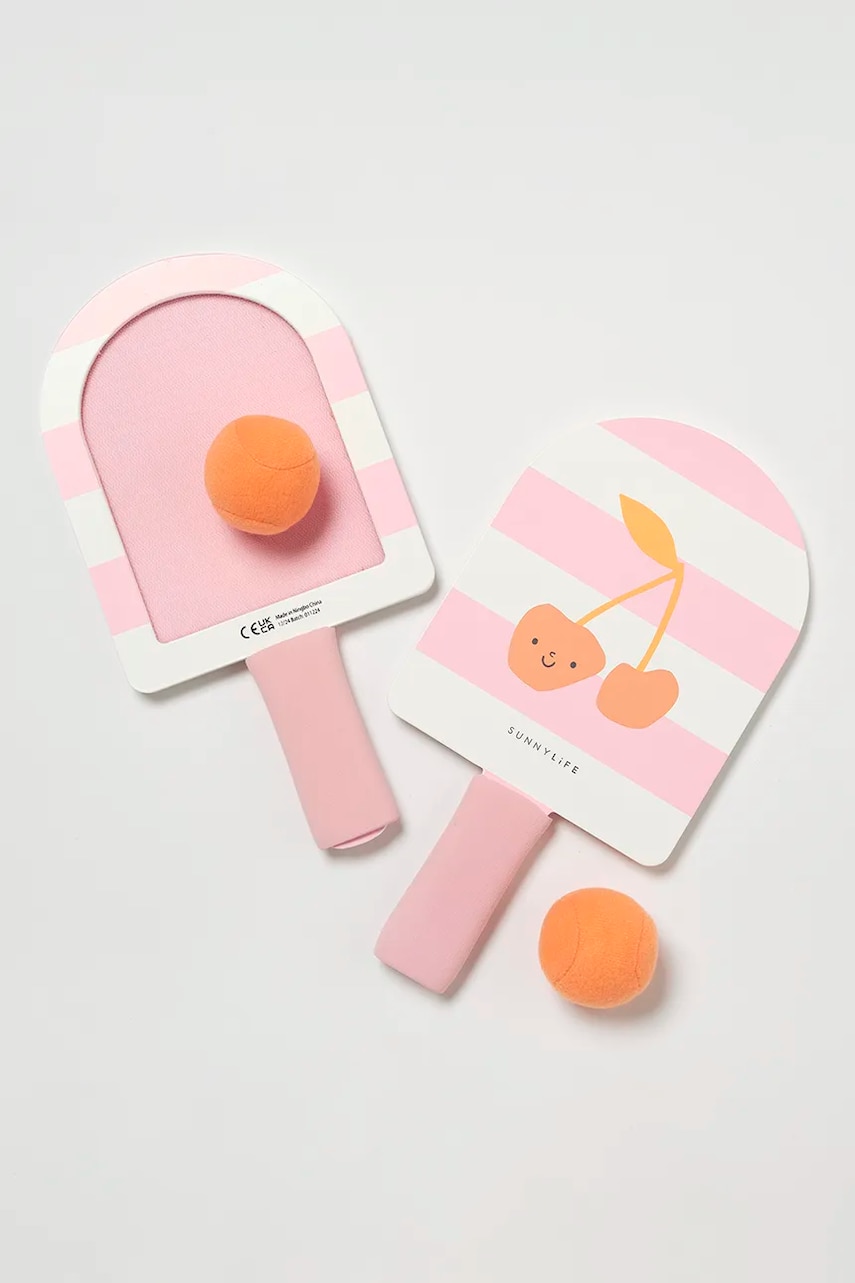 SunnyLife set de palete și mingi de plajă Cotton Candy Cherry 4-pack culoarea roz SunnyLife set de palete și mingi de plajă Cotton Candy Cherry 4-pack culoarea roz