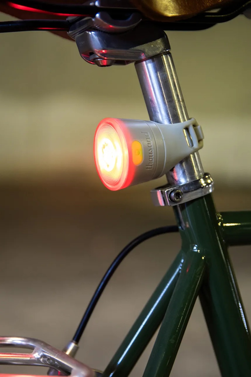Μαγνητική λάμπα ποδηλάτου Thousand Traveler 2.0 Rear χρώμα: μπεζ φωτογραφία