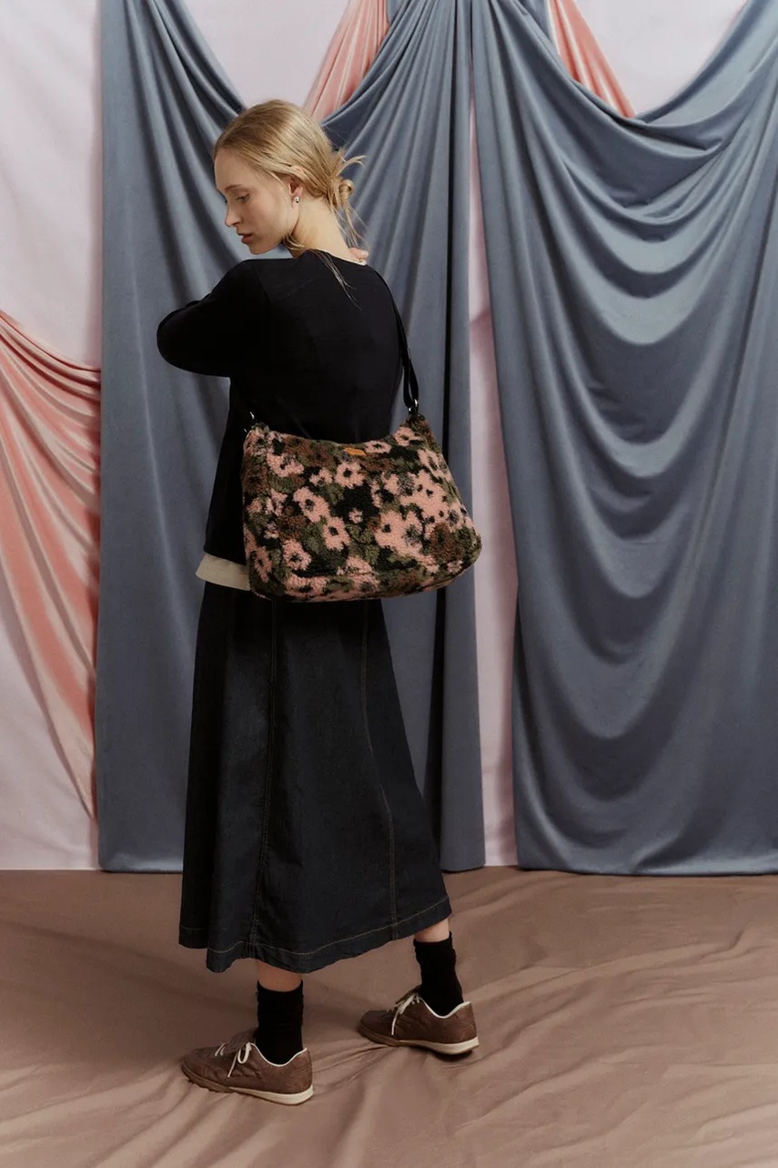 Kabelka WOUF Margot 40 x 28 x 12 cm (obrázek 7)