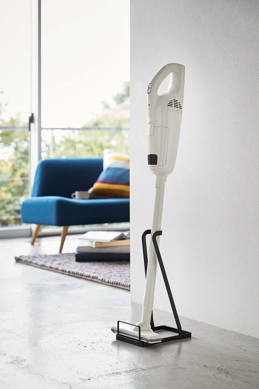 Βάση για ηλεκτρική σκούπα Yamazaki Tower χρώμα μαύρο φωτογραφία