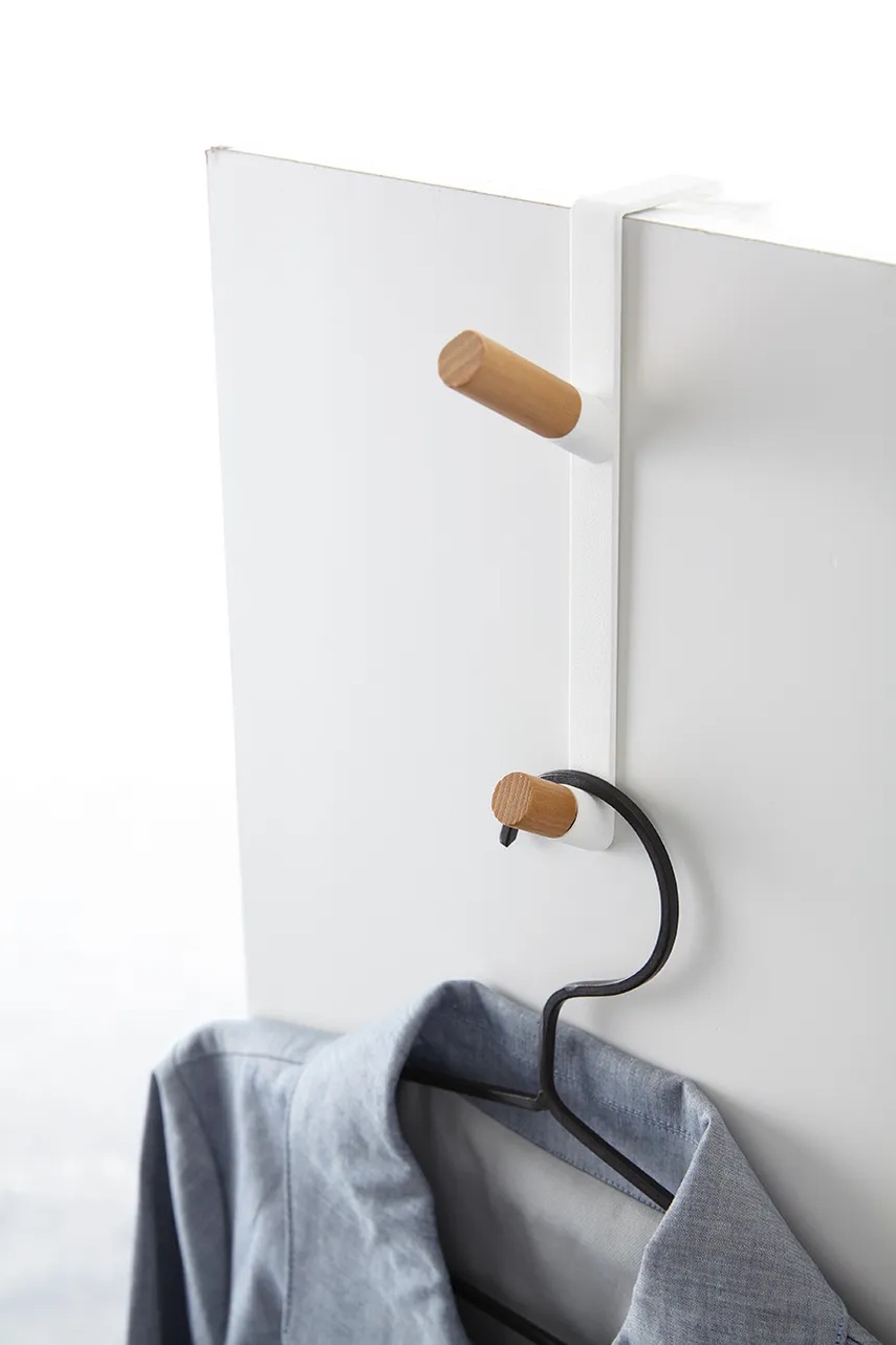 Κρεμάστρα πόρτας Yamazaki Tower χρώμα: άσπρο φωτογραφία