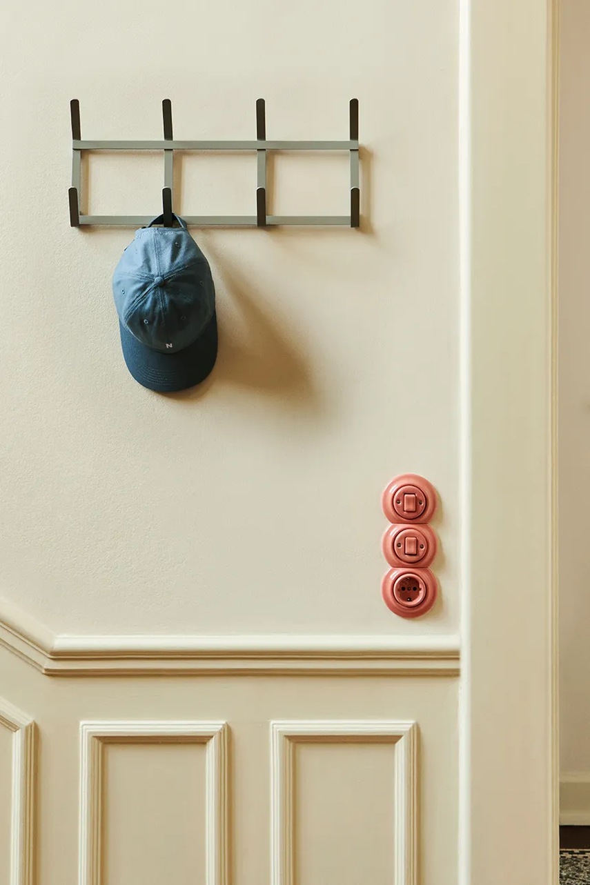 Κρεμάστρα τοίχου HAY Tape S/49,5 x 5,5 x 22 cm χρώμα: γκρι φωτογραφία