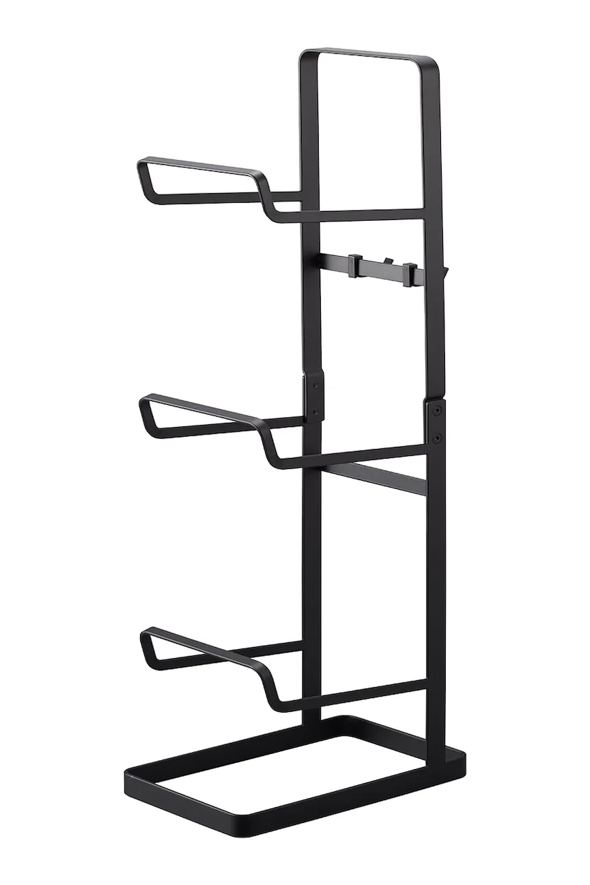 Levně Stojan na fitness vybavení Yamazaki Tower 15 x 24 x 65,5 cm černá barva