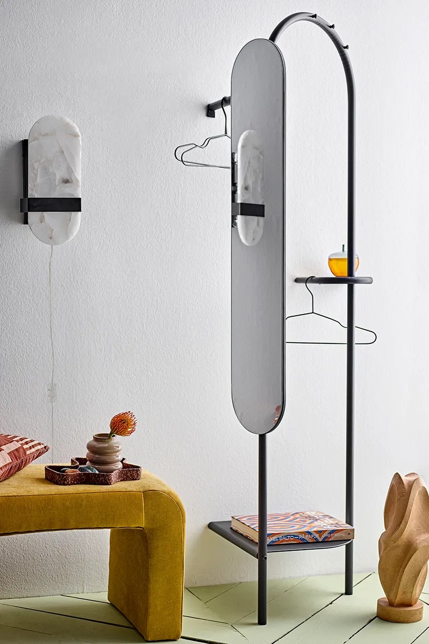 Κρεμάστρα ρούχων με καθρέφτη Bloomingville Belen 58 x 185 x 45 cm φωτογραφία