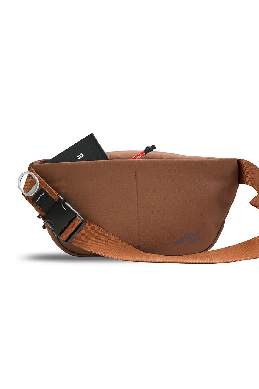 Τσάντα ώμου Orbitkey Disney™ Sling 4 L x Woody φωτογραφία