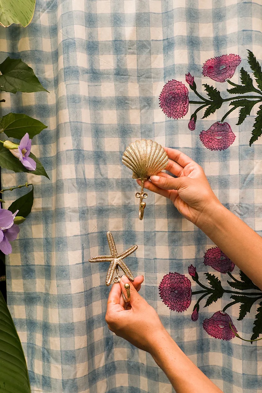 Háček Doing Goods Sienna 13 x 9 x 4 cm (obrázek 6)