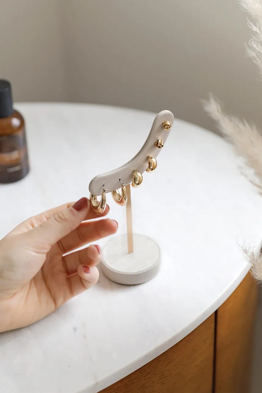 Βάση για σκουλαρίκια Stackers χρώμα: μπεζ φωτογραφία