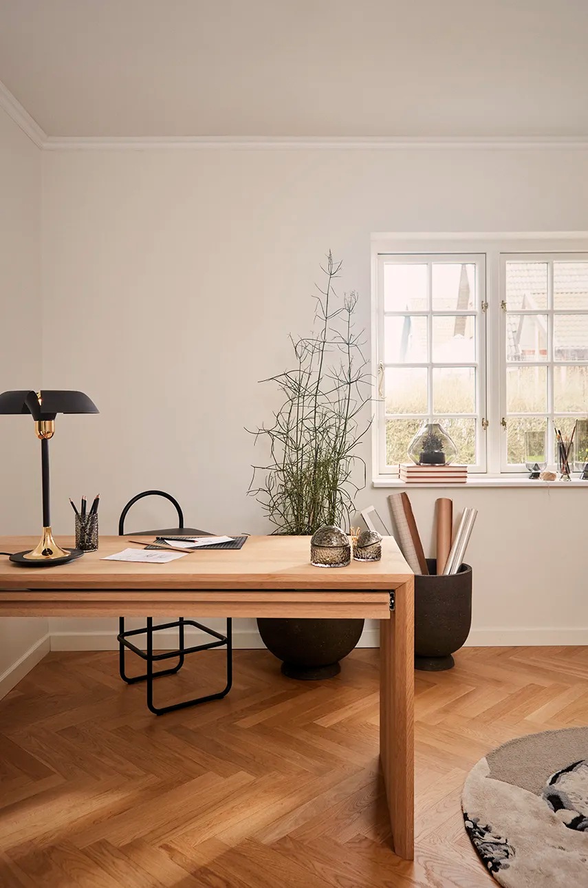 Επιτραπέζιο φωτιστικό AYTM Cycnus φωτογραφία