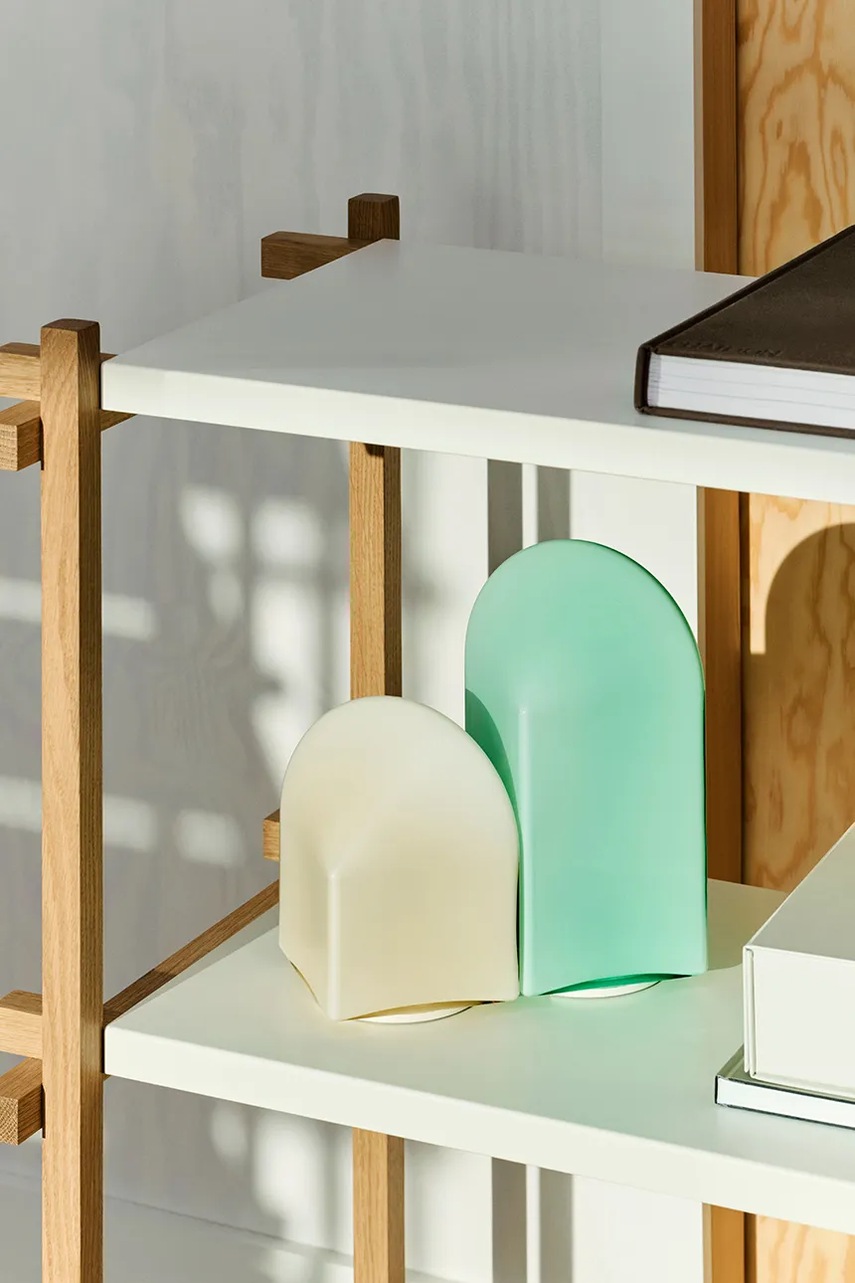 Ασύρματο επιτραπέζιο φωτιστικό led HAY 11 x 11 x 16 cm χρώμα: μπεζ φωτογραφία