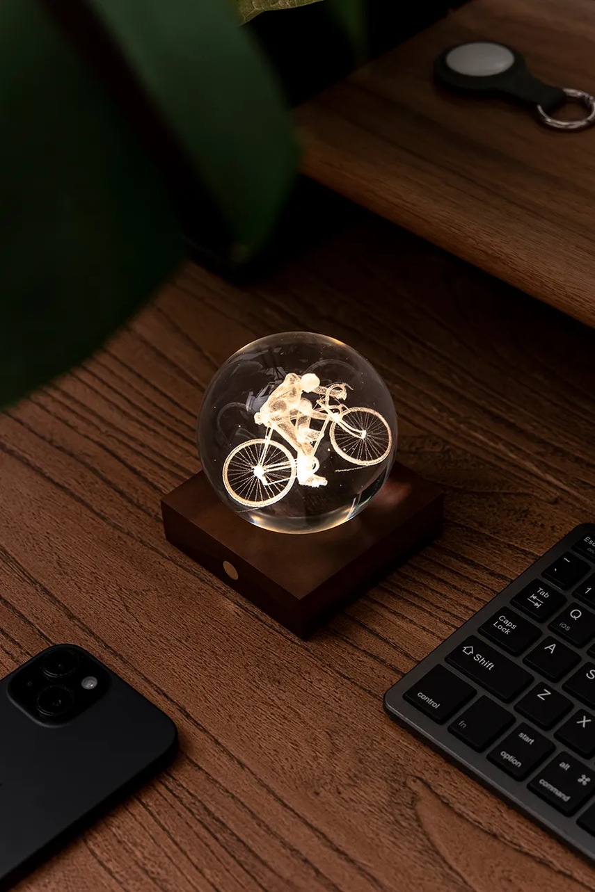 Ασύρματο επιτραπέζιο φωτιστικό led Gingko Design Amber Crystal Light 9,5 x 8 cm φωτογραφία