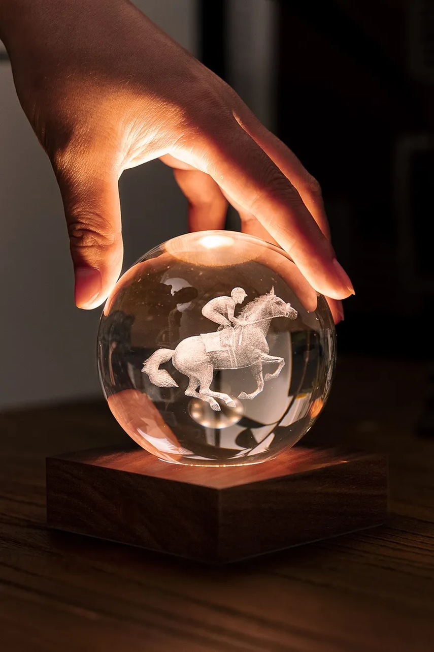 Ασύρματο επιτραπέζιο φωτιστικό led Gingko Design Amber Crystal Light 9,5 x 8 cm φωτογραφία