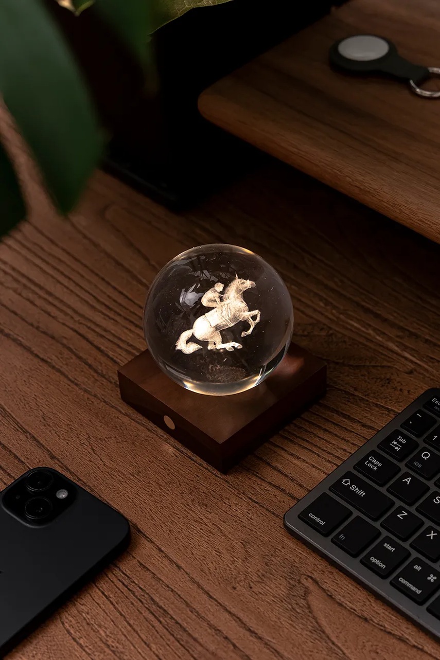 Ασύρματο επιτραπέζιο φωτιστικό led Gingko Design Amber Crystal Light 9,5 x 8 cm φωτογραφία