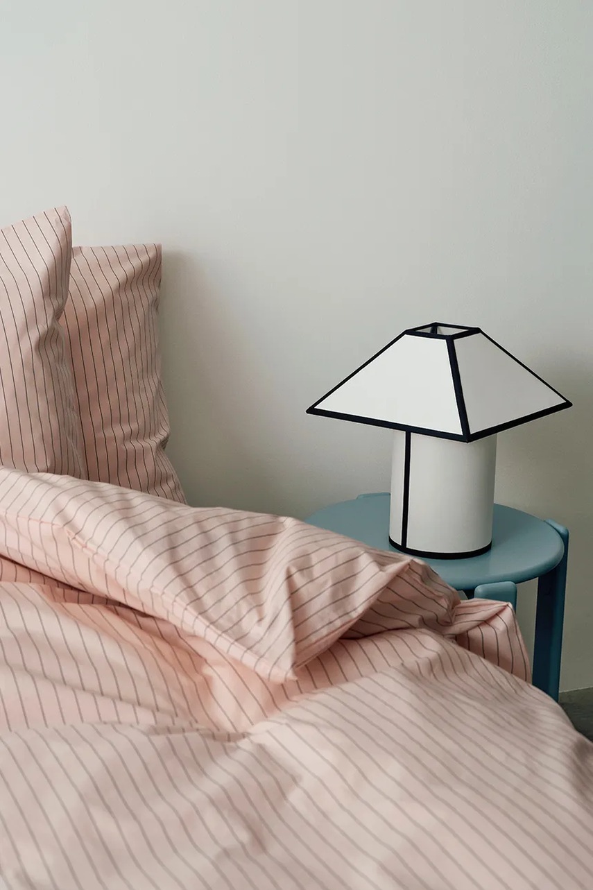 Stolní lampa HAY Ava 32 x 29 x 29 cm (obrázek 10)