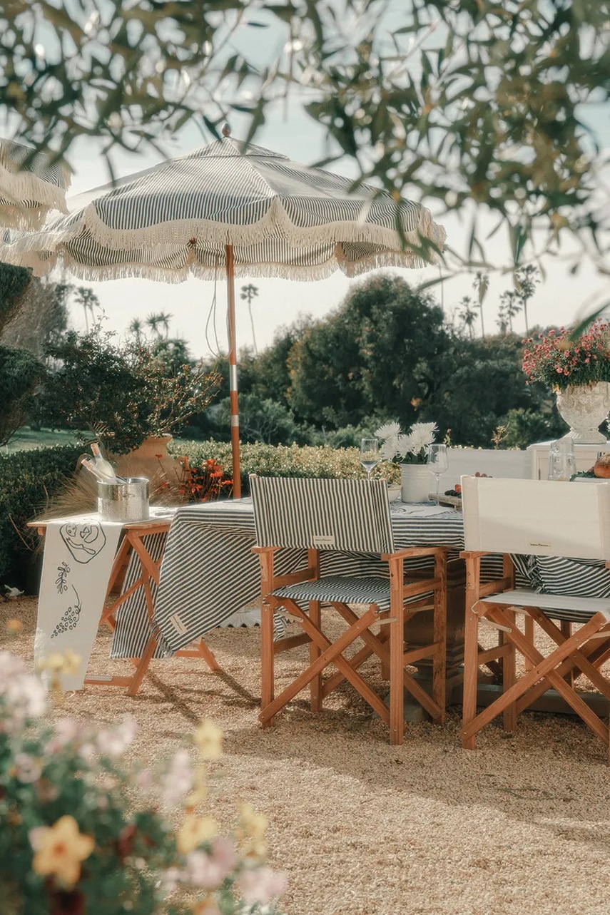 Καρέκλα σκηνοθέτη Business & Pleasure Co. Antique White χρώμα: άσπρο φωτογραφία