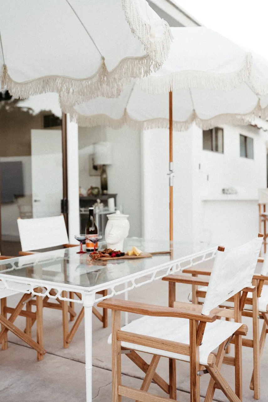 Καρέκλα σκηνοθέτη Business & Pleasure Co. Antique White χρώμα: άσπρο φωτογραφία