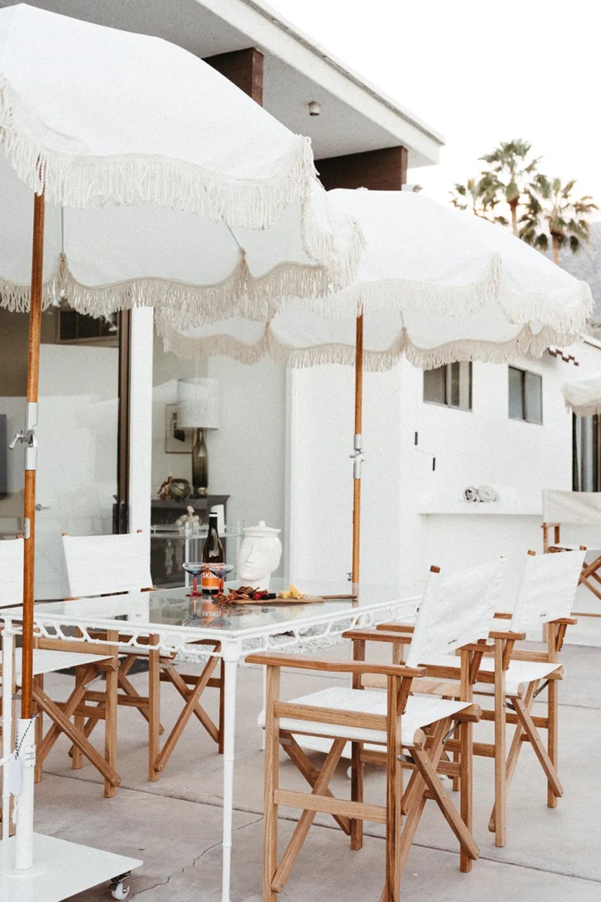 Καρέκλα σκηνοθέτη Business & Pleasure Co. Antique White χρώμα: άσπρο φωτογραφία