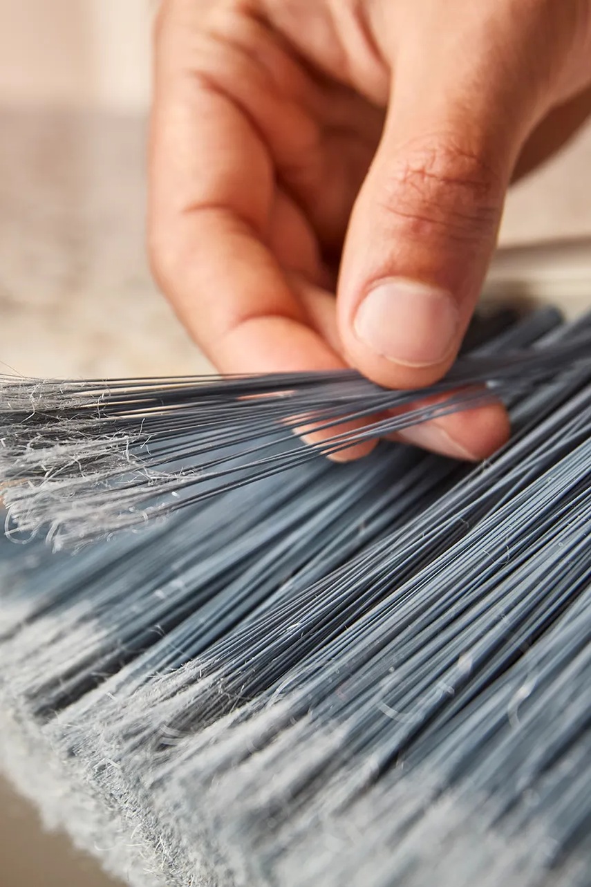 Joseph Joseph σκούπα με κρεμάστρα τοίχου Cleantech 94 x 26 cm φωτογραφία