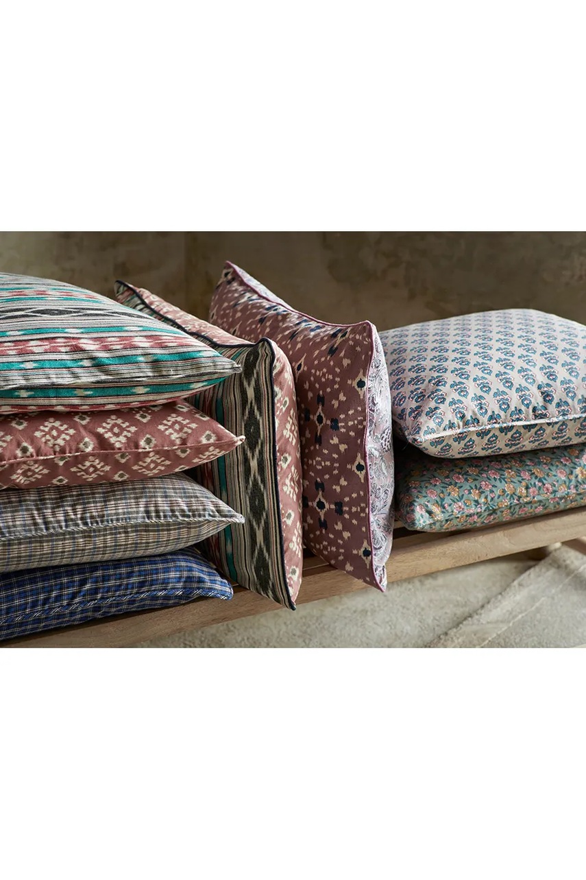 Наволочка на подушку Madam Stoltz 50 x 70 cm