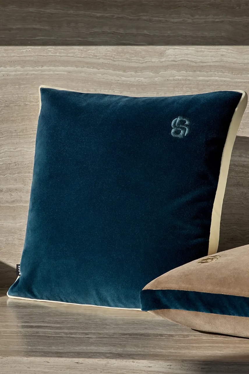 Μαξιλαροθήκη από βαμβάκι BOSS BVELVET Midnight 43 x 43 cm φωτογραφία