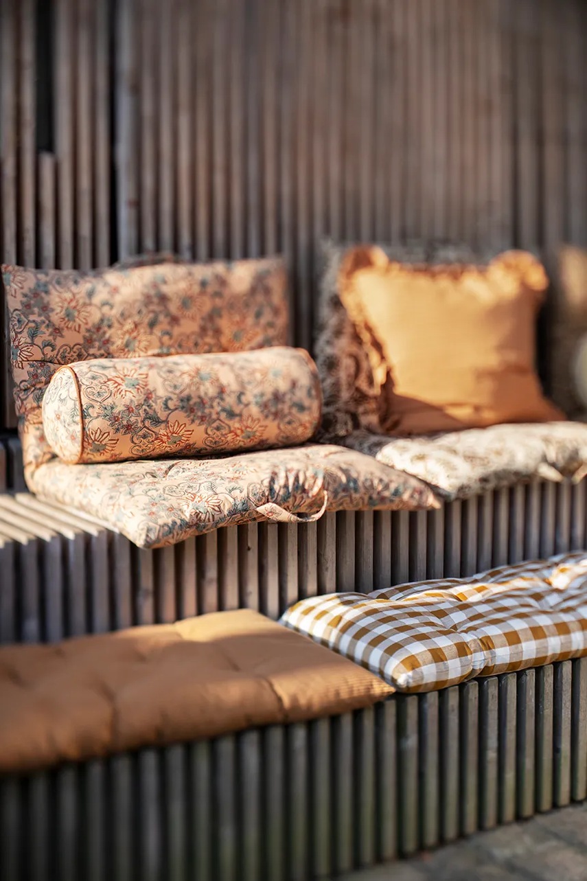 Madam Stoltz Polštář s dekorací bavlněný 20 x 50 cm