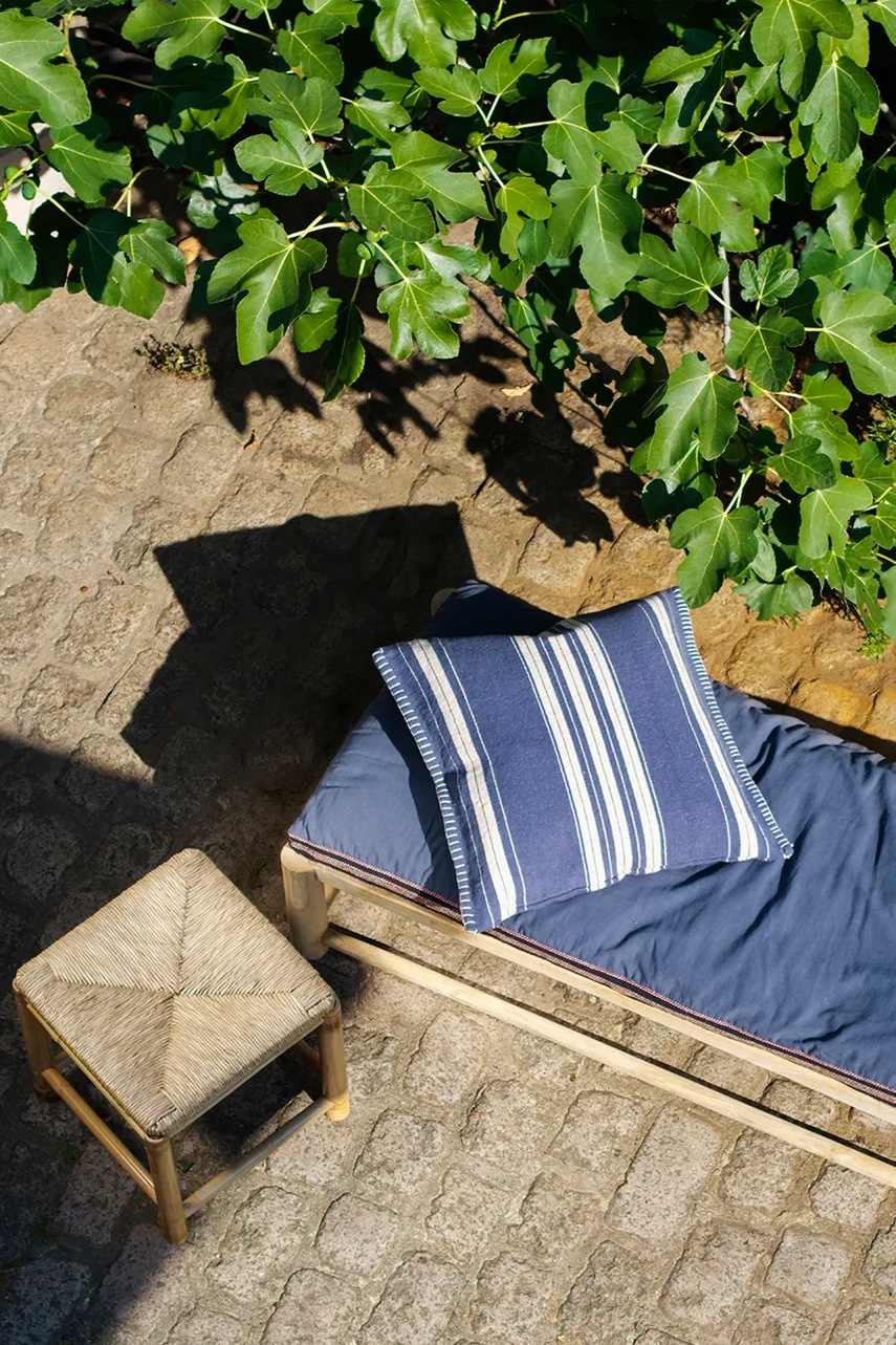 Madam Stoltz povlak na polštář s dekorací z bavlny 50 x 50 cm