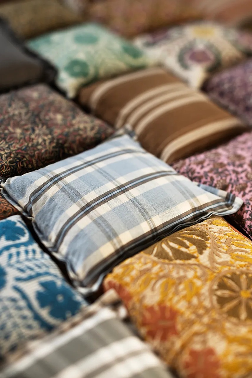 Madam Stoltz povlak na polštář s dekorací bavlněný 50 x 50 cm