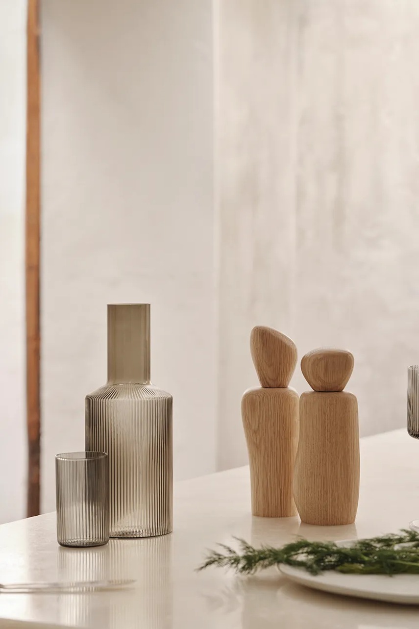 Μύλος χειρός ferm LIVING Cairn Grinder χρώμα: μπεζ φωτογραφία