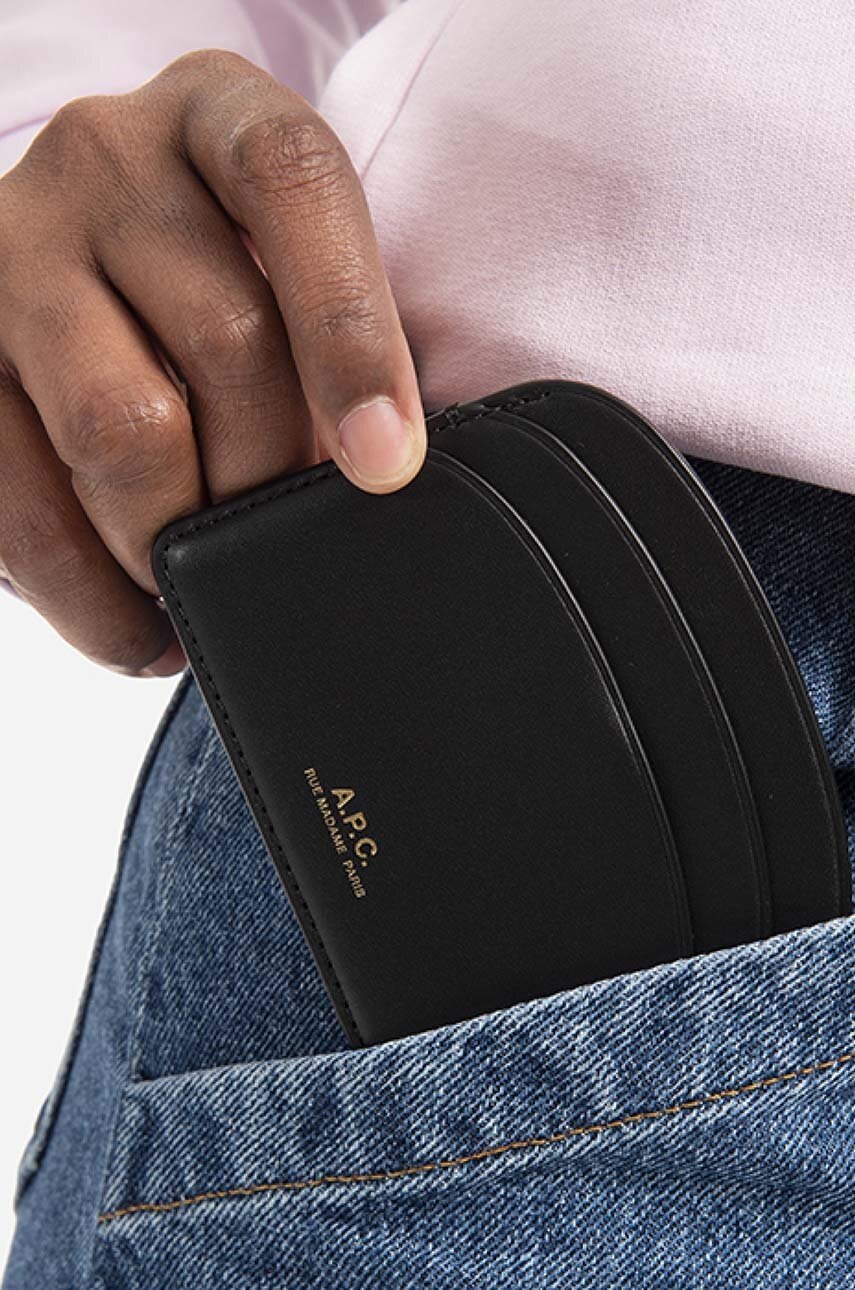 Δερμάτινη θήκη για κάρτες A.P.C. χρώμα: μαύρο F30 φωτογραφία